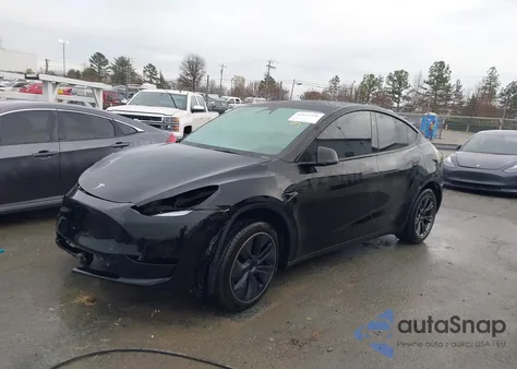 2025 Tesla Model Y Long Range Dual Motor All-Wheel Drive z USA, uszkodzony, nr VIN 7SAYGDEE9SA355439